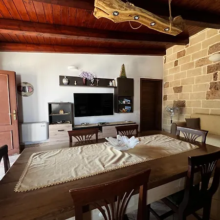 Assuntina Villa *